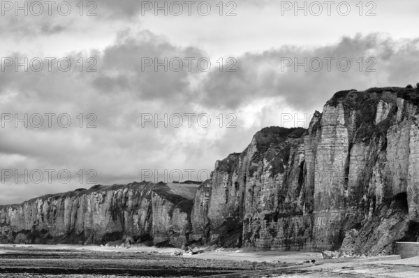Cliff, cliffs, coastal landscape, rock formation, black and white, Yport, chalk cliffs, alabaster coast, La Côte d'Albâtre, Normandy, Seine-Maritime, France