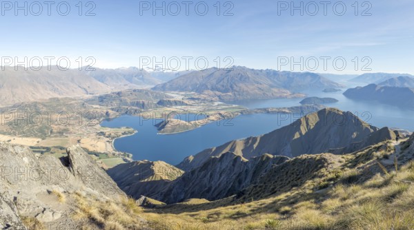 Hiking trail to Roys Peak Lookout, Lake Wanaka, Wanaka, South Island, New Zealand, Oceania