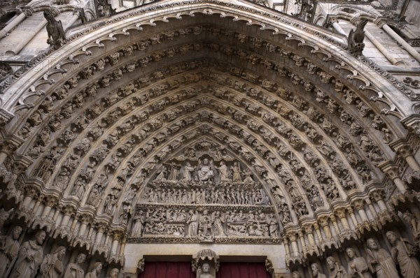 Main portal, Redeemer portal, Cathédrale Notre-Dame d'Amiens cathedral, Amiens, Somme, France