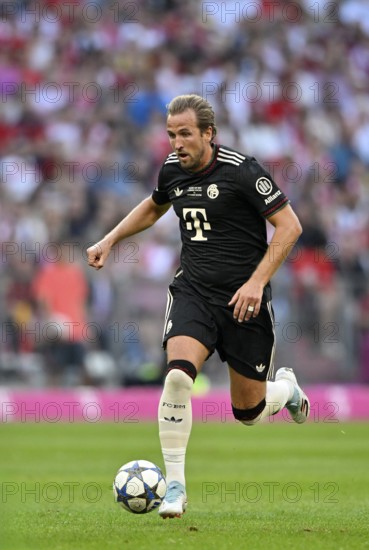 Harry Kane FC Bayern Munich FCB (09) Action on the ball Telekom Cup Allianz Arena, Munich, Bavaria, Germany