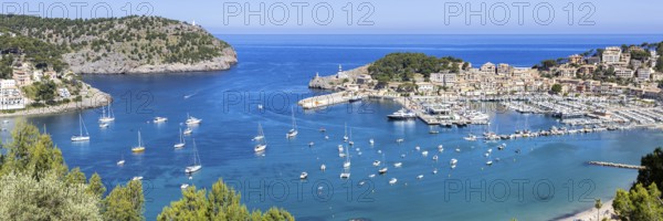 Port de Soller on Majorca from above Holiday by the sea Panorama beach Harbour with boats Trip in Port de Sóller, Spain