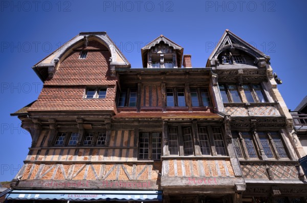 Facade, Hotel Restaurant La Salamandre, sky, blue, Étretat, Normandy, Seine-Maritime, France