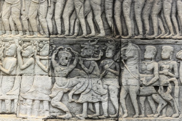 Stone bas-reliefs, Khmer war campaign against the Cham, relief wall, east façade, Bayon temple, Angkor Thom, Siem Reap province, Cambodia