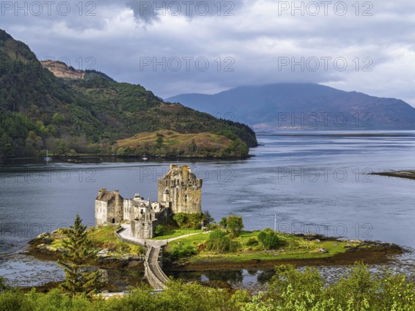 Eilean Donan Castle, Loch Duich, Isle of Skye, Highlands, Scotland, UK