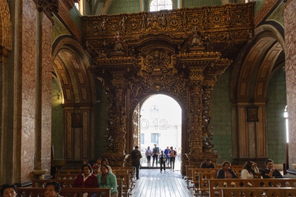 Iglesia la Compañía, Quito, Ecuador