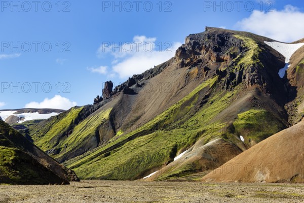 Volcanic landscape, colourful rhyolite mountains, Cumulus, Landmannalaugar, remote hiking area in Fjallabak nature reserve, Laugavegur hiking trail, Suðurland, Sudurland, Iceland