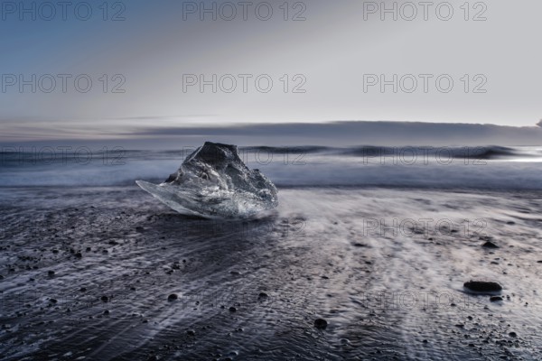 Jökulsarlon, icebergs, ice, cold, glacial lake, Vatnajökull glacier, winter, beach, sunrise, ocean, Iceland* Jökulsarlon, Growler, Ice, Cold, Glacierlagoon, Vatnajökull Glacier, Beach, Sunrise, Ocean, Iceland