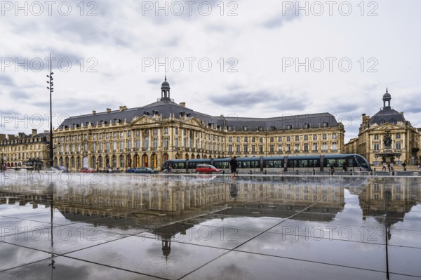 Miroir d'eau and Place de la Bourse, Bordeaux, Gironde, Nouvelle-Aquitaine, France