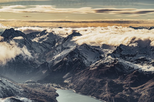 Snow-covered peaks in the Engadine in Switzerland near Sankt Moritz