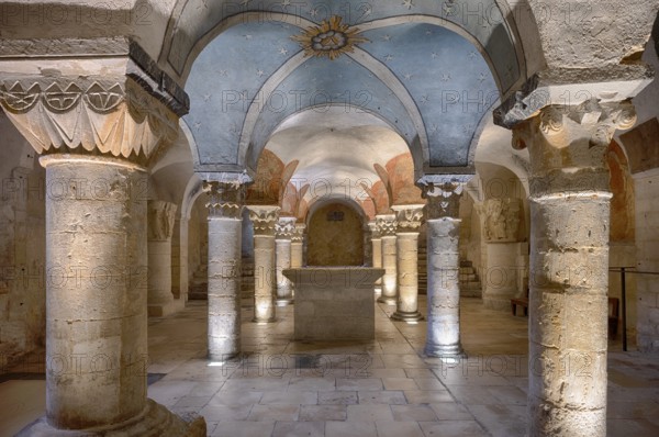Interior view, ribbed vault, ancient Roman crypt, Cathédrale Notre-Dame de Bayeux, Bayeux, Calvados, France
