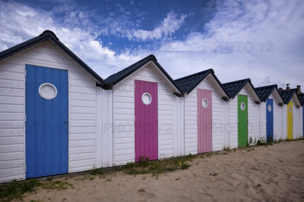 Bathing huts, beach huts, beach cabins, bathing cabins, cabins, colourful, colourful, Grandcamp-Maisy, Normandy, Calvados, France