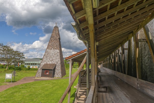1000 years of salt production in Bad Sooden, Allendorf, district of Bad Sooden, town history, historical landmark graduation tower from 1638, wooden construction, 140 metres long, 12 metres high, drilling tower from 1864 for tapping a brine spring, shaft depth 334 metres, open-air inhalatorium, blackthorn, brine air, aerosols, respiratory tract healing, therapy, thermal baths in the background, white gold, brine, salt production process, Werra-Meissner district, Hesse, Germany