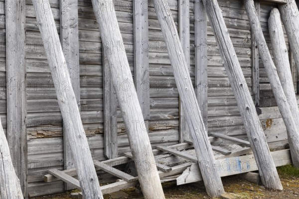 Hunting hut, protection from polar bears, wooden hut, Bamsebu, Spitsbergen, Svalbard