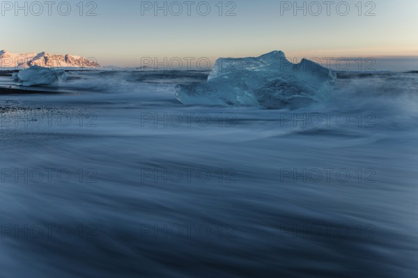 Jökulsarlon, icebergs, ice, cold, glacial lake, Vatnajökull glacier, winter, beach, sunrise, ocean, Iceland* Jökulsarlon, Growler, Ice, Cold, Glacierlagoon, Vatnajökull Glacier, Beach, Sunrise, Ocean, Iceland