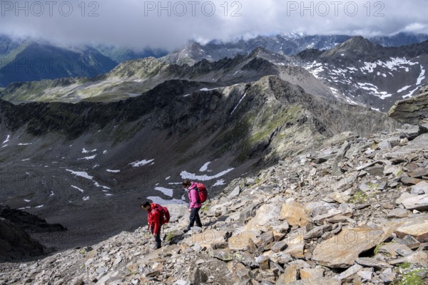 Hikers in the high mountains, Lasörling Höhenweg, Lasörling Höhenweg, Austria