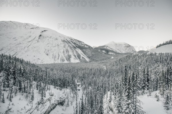 Winter road trip on the Icefields Parkway with lots of snow and ice, Banff National Park, Jasper National Park, Alberta, Canada