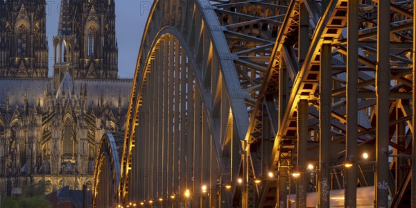 LED lights, evening mood at Cologne Cathedral, Hohenzollern Bridge, Cologne, North Rhine-Westphalia, Germany