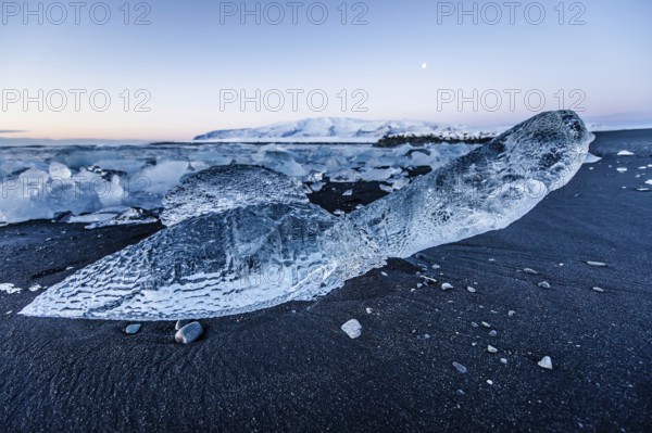 Jökulsarlon, icebergs, ice, cold, glacial lake, Vatnajökull glacier, winter, beach, sunrise, ocean, Iceland* Jökulsarlon, Growler, Ice, Cold, Glacierlagoon, Vatnajökull Glacier, Beach, Sunrise, Ocean, Iceland