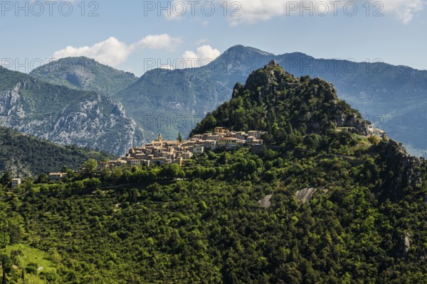 Picturesque mountain village overlooking the sea, Sainte-Agnès, near Menton, Cote d'Azur, Alpes-Maritimes, Provence-Alpes-Cote-d'Azur, South of France, France