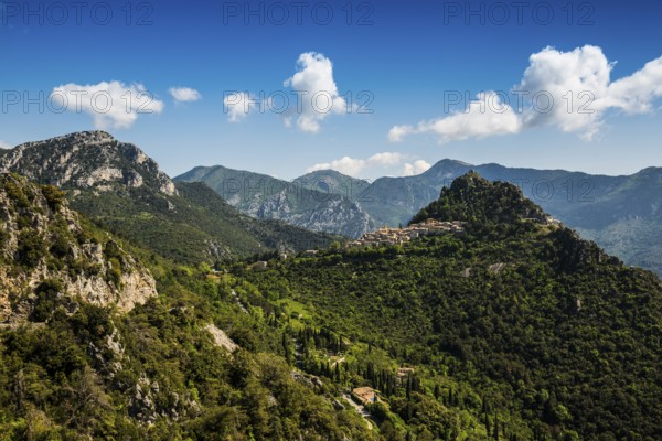 Picturesque mountain village overlooking the sea, Sainte-Agnès, near Menton, Cote d'Azur, Alpes-Maritimes, Provence-Alpes-Cote-d'Azur, South of France, France