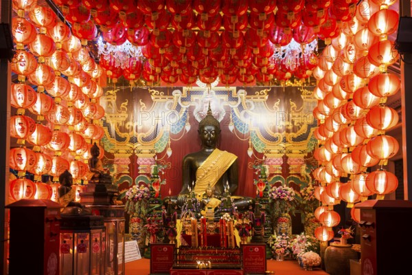 Wat Mangkon Kamalawat, Yaowarat Road, Chinatown, Bangkok, Thailand