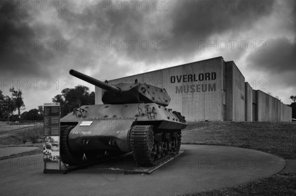 M10 Tank Destroyer tank, exhibit in front of Overlord Museum, black and white, Colleville-sur-Mer, D-Day, Operation Overlord, Omaha Beach, Normandy, Calvados, France