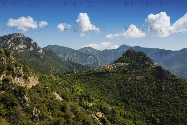 Picturesque mountain village overlooking the sea, Sainte-Agnès, near Menton, Cote d'Azur, Alpes-Maritimes, Provence-Alpes-Cote-d'Azur, South of France, France