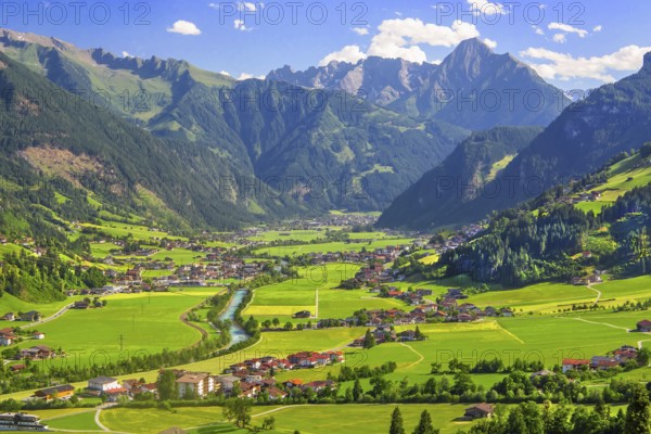 View of the valley with the Ahornspitze 2973m, Zell am Ziller, Zillertal, Zillertal Alps, Tyrol, Austria