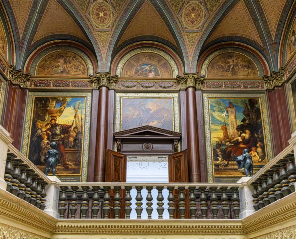 Interior design with paintings and exhibits in the Hamburger Kunsthalle, art museum am Glockengießerwall, Hamburg, Germany