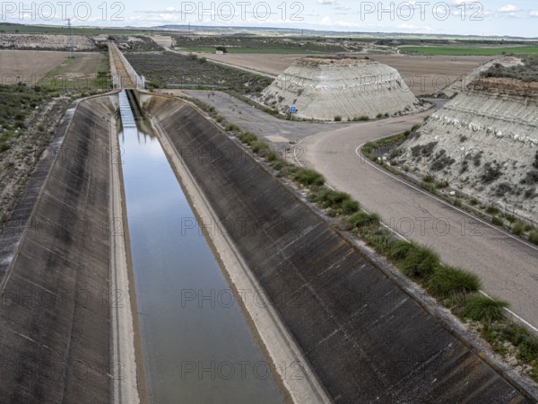 Irrigation channel, canal de Sastago, near village Valfarta, Aragon, Spain