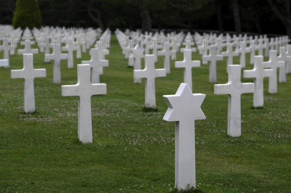 Jewish grave, gravestones, war graves, military graves, military cemetery, American Normandy Cemetery, Normandy American Cemetery and Memorial, Omaha Beach, D-Day, Operation Overlord, Saint-Laurent-sur-Mer near Colleville-sur-Mer, Normandy, Calvados, France