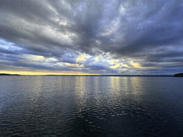 Evening atmosphere, Lake Starnberg, Bavaria, Germany
