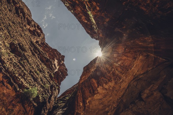 Bungle Bungle Range, Outback, hiking in Australia in high heat, Western Australia, Australia