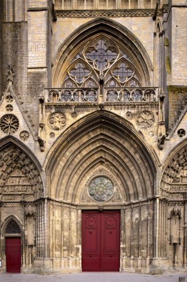 Main portal, west façade, Cathédrale Notre-Dame de Bayeux, Bayeux, Normandy, Calvados, France