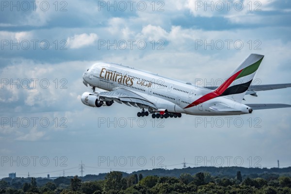 Emirates Airbus A380-800, on take-off, Düsseldorf Airport, North Rhine-Westphalia, Germany