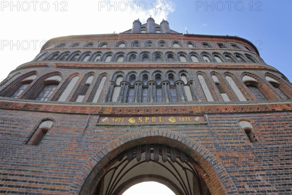 Historic Holstentor with trapdoor, view upwards, perspective, Brick Gothic, brick building, city gate, landmark, Lübeck, Schleswig-Holstein, Germany