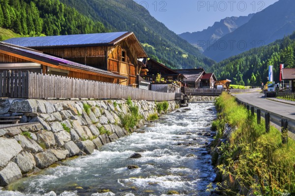 Farm at the Horlachbach, Niederthai in the Horlachtal, side valley of the Ötztal, Stubai Alps, Tyrol, Austria