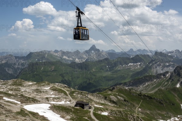 Gondola of the Nebelhorn cable car and view of the Allgäu Alps from the Nebelhorn, Hochvogel in the background, Oberstdorf, Oberallgäu, Allgäu, Bavaria, Germany