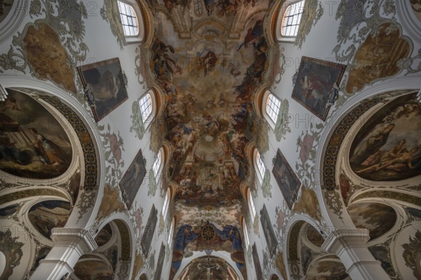 Interior with ceiling frescoes in the nave from 1746, St Martinus and Maria Church, 14th century, Biberach an der Riß, Baden-Württemberg, Germany