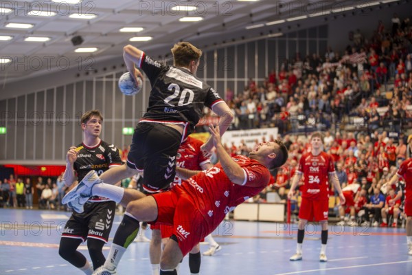 2nd HBL (Handball Bundesliga), Matchday 32: Eulen Ludwigshafen v TuSEM Essen***Offensive foul by Jan Reimer (20, Essen) on Kian Schwarzer (22, Ludwigshafen)