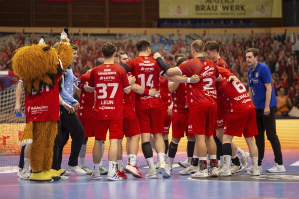 2nd HBL (Handball Bundesliga), Matchday 32: Eulen Ludwigshafen against TuSEM Essen***The Eulen players celebrate the important home win