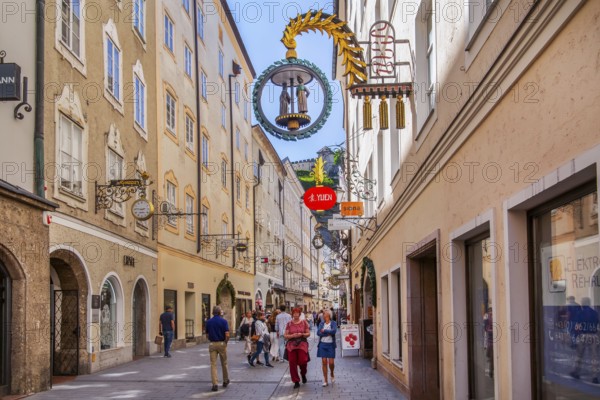 Getreidegasse in the historic city centre, Salzburg, Salzachtal, Land Salzburg, Austria