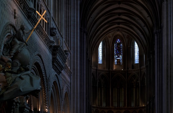 Interior view, angel on pulpit, holding a shining golden sword, Cathédrale Notre-Dame de Bayeux, Bayeux, Calvados, France