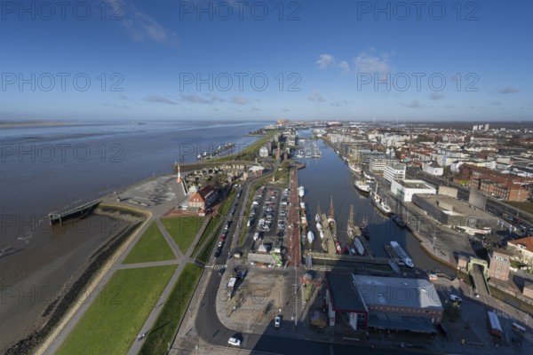 Havenwelten, Neuer Hafen, Kaiserhafen, Containerhafen, Weser, view from the observation deck of the Sail-City skyscraper, Bremerhaven, Bremen, Germany