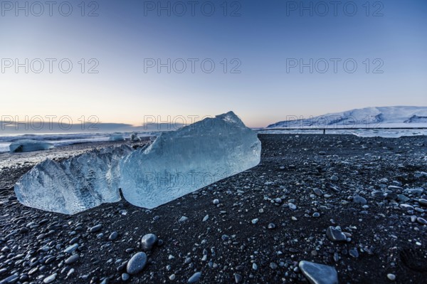 Jökulsarlon, icebergs, ice, cold, glacial lake, Vatnajökull glacier, winter, beach, sunrise, ocean, Iceland* Jökulsarlon, Growler, Ice, Cold, Glacierlagoon, Vatnajökull Glacier, Beach, Sunrise, Ocean, Iceland