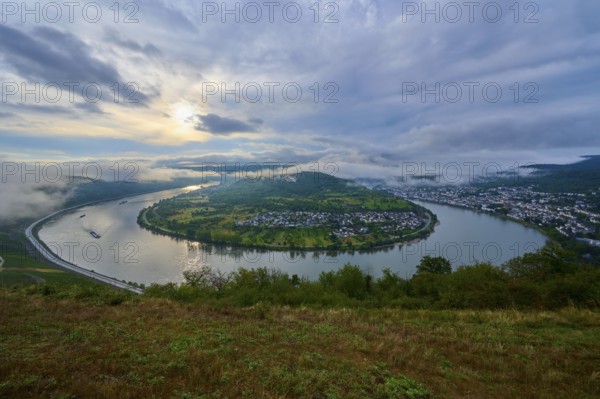 View of a river bend, surrounded by green hills and a cloudy sky. morning atmosphere, summer, Rhine bend Boppard, Gedeonseck, Boppard, Rhine, Rhine-Hunsrück district, Rhineland-Palatinate, Germany
