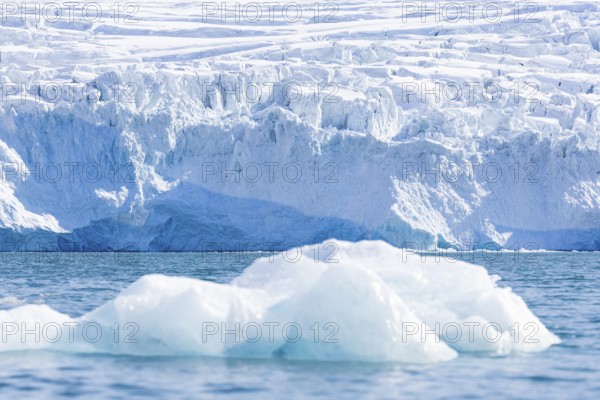 Glacier tongue, ice, break-off edge, sea, Fugelfjorden, Spitsbergen, Svalbard