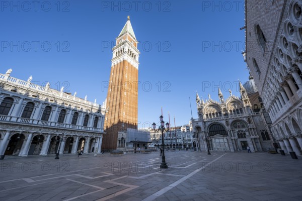 Doge's Palace and St Mark's Basilica in Piazetta San Marco, Campanile bell tower, St Mark's Square, Venice, Veneto, Italy