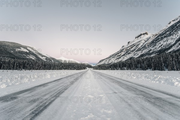 Winter road trip on the Icefields Parkway with lots of snow and ice, Banff National Park, Jasper National Park, Alberta, Canada