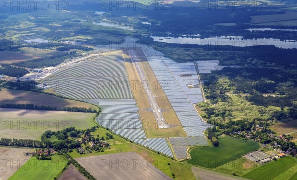 Aerial photo, special landing site, Neuhardenberg, airfield, solar farm, solar, solar modules, runway, runway, Brandenburg, Germany